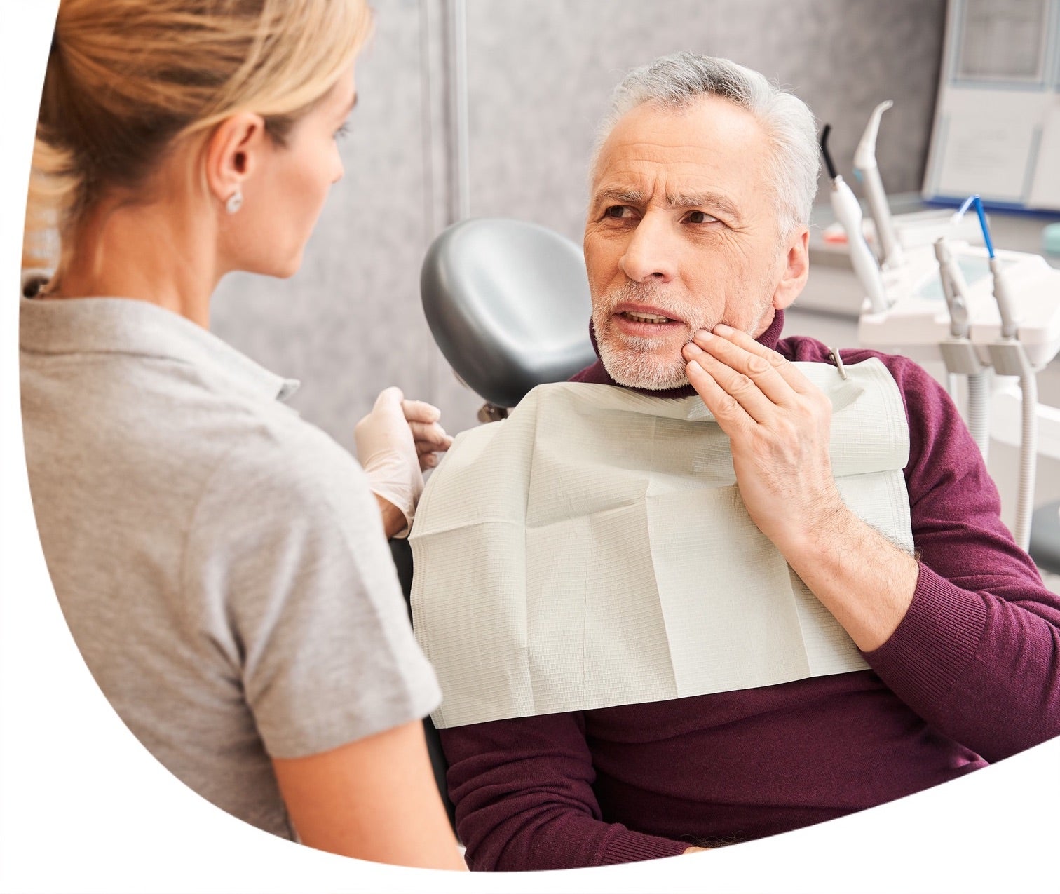 Fogínygyulladás: okok és következmények. Így előzd meg az ínybetegséget!