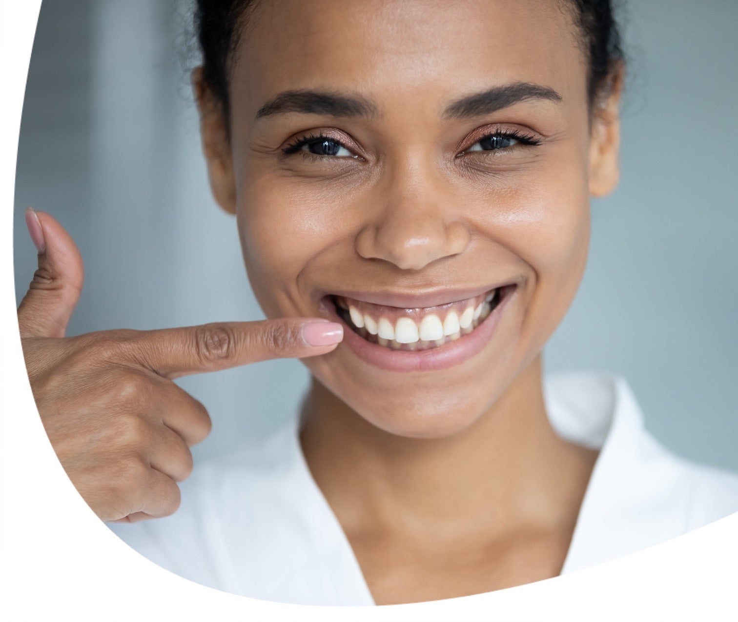 Fogínygyulladás: okok és következmények. Így előzd meg az ínybetegséget!