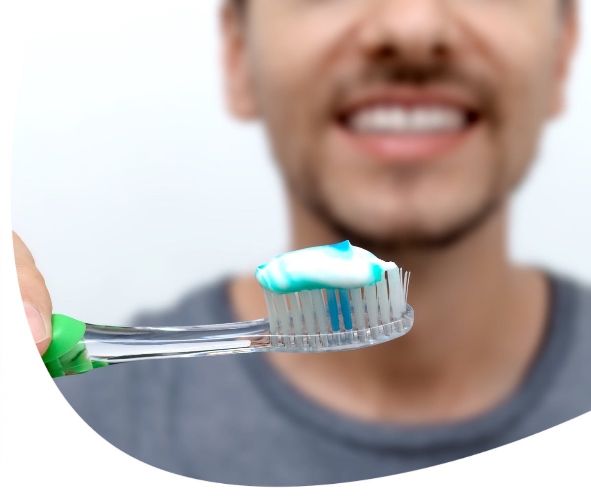 Fogínygyulladás: okok és következmények. Így előzd meg az ínybetegséget!