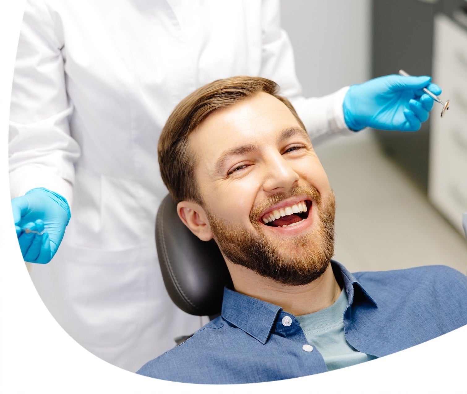 Fogínygyulladás: okok és következmények. Így előzd meg az ínybetegséget!